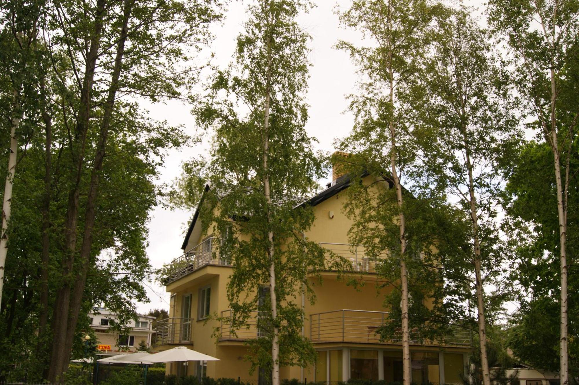 Pokoje Goscinne Akwatel Jastarnia Exterior photo